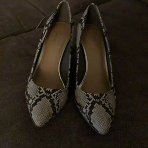 Crown Vintage Snake skin design block heels